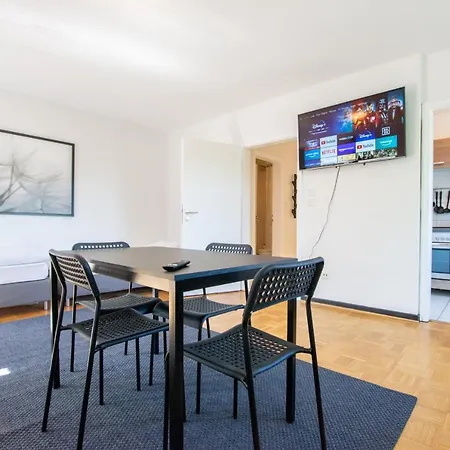 Raj Living - 1 , 3 And 4 - 20 Min Messe Dus & Airport Dus * Meerbusch