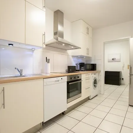 Raj Living - 1 , 3 And 4 - 20 Min Messe Dus & Airport Dus
