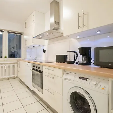 Tolstov - 1 , 3 And 4 - 20 Min Messe Dus & Airport Dus Apartment