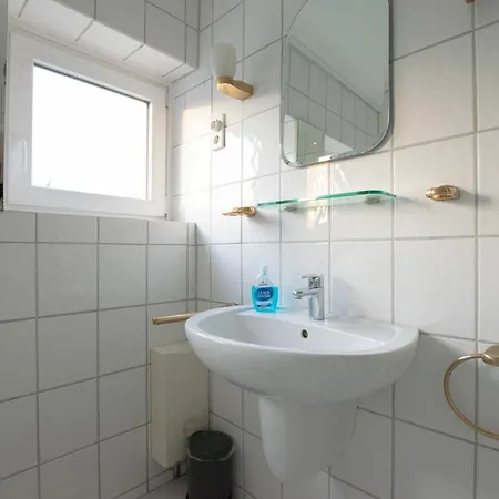 Raj Living - 1 , 3 And 4 - 20 Min Messe Dus & Airport Dus
