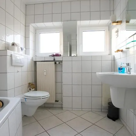 Tolstov - 1 , 3 And 4 - 20 Min Messe Dus & Airport Dus Apartament