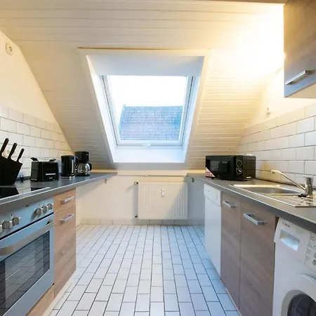 Tolstov - 1 , 3 And 4 - 20 Min Messe Dus & Airport Dus * Meerbusch