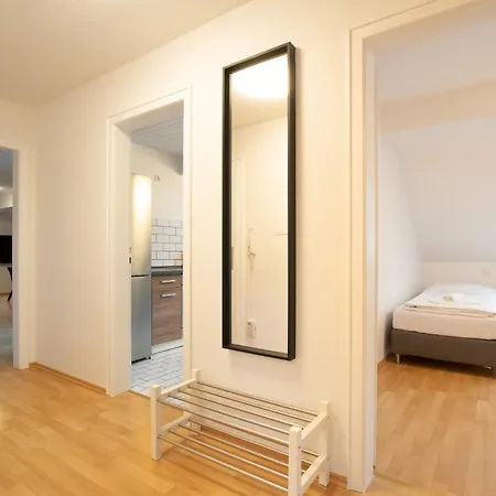 Tolstov - 1 , 3 And 4 - 20 Min Messe Dus & Airport Dus Apartament *