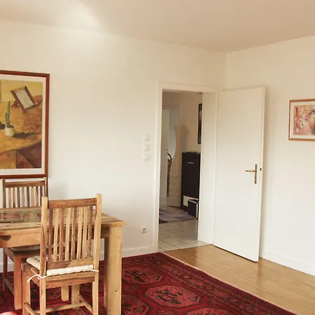 Tolstov - 1 , 3 And 4 - 20 Min Messe Dus & Airport Dus Meerbusch