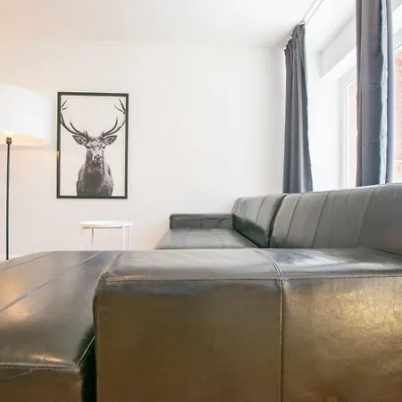 Tolstov - 1 , 3 And 4 - 20 Min Messe Dus & Airport Dus *