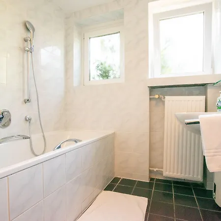 Tolstov - 1 , 3 And 4 - 20 Min Messe Dus & Airport Dus *