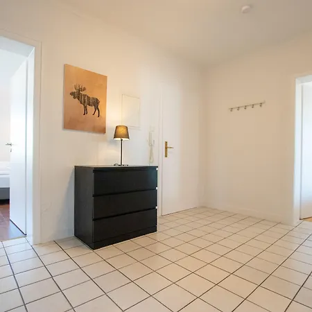 Tolstov - 1 , 3 And 4 - 20 Min Messe Dus & Airport Dus Apartament *