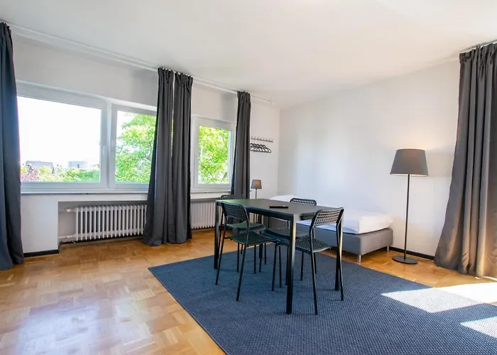 Appartamento Tolstov - 1 , 3 And 4 - 20 Min Messe Dus & Airport Dus *