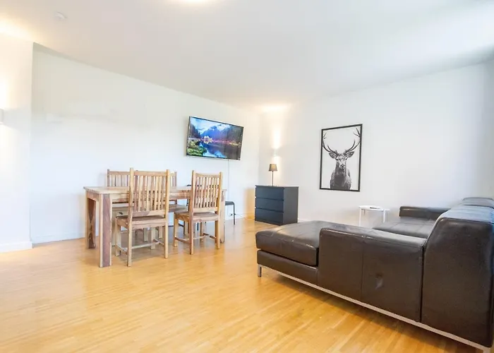 Tolstov - 1 , 3 And 4 - 20 Min Messe Dus & Airport Dus *