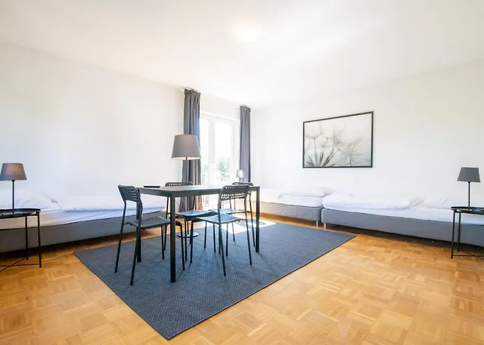 Tolstov - 1 , 3 And 4 - 20 Min Messe Dus & Airport Dus Appartamento