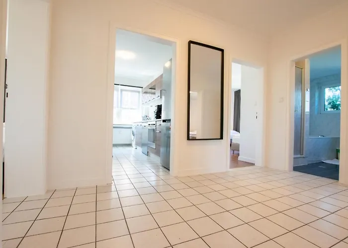 Appartement Tolstov - 1 , 3 And 4 - 20 Min Messe Dus & Airport Dus *