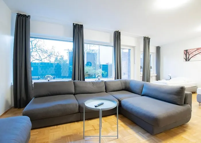 Tolstov - 1 , 3 And 4 - 20 Min Messe Dus & Airport Dus