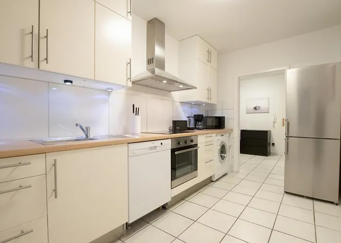 Tolstov - 1 , 3 And 4 - 20 Min Messe Dus & Airport Dus