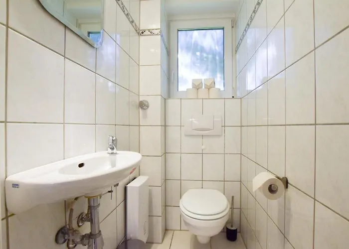 Tolstov - 1 , 3 And 4 - 20 Min Messe Dus & Airport Dus Meerbusch