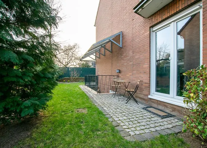 Tolstov - 1 , 3 And 4 - 20 Min Messe Dus & Airport Dus * Meerbusch