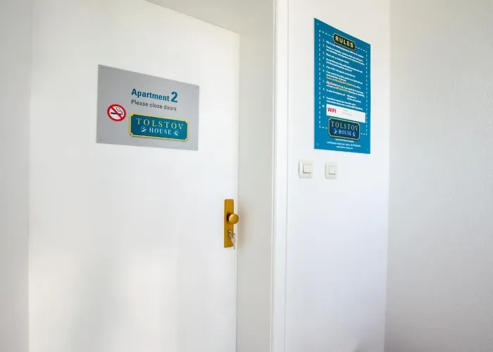 Tolstov - 1 , 3 And 4 - 20 Min Messe Dus & Airport Dus * Meerbusch