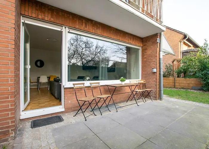 Tolstov - 1 , 3 And 4 - 20 Min Messe Dus & Airport Dus מירבוש