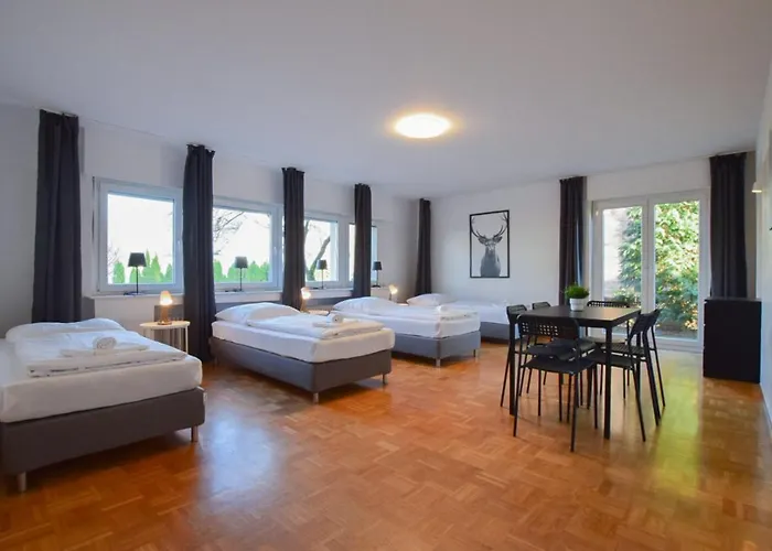 Tolstov - 1 , 3 And 4 - 20 Min Messe Dus & Airport Dus * 메어부쉬