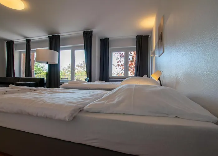 Tolstov - 1 , 3 And 4 - 20 Min Messe Dus & Airport Dus * Meerbusch