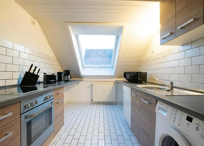 Tolstov - 1 , 3 And 4 - 20 Min Messe Dus & Airport Dus * Meerbusch