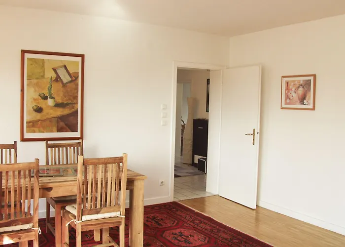 Tolstov - 1 , 3 And 4 - 20 Min Messe Dus & Airport Dus Meerbusch