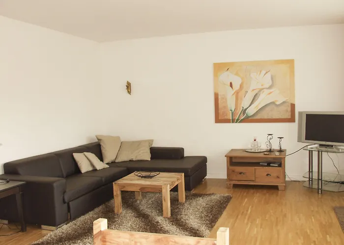Tolstov - 1 , 3 And 4 - 20 Min Messe Dus & Airport Dus Appartement
