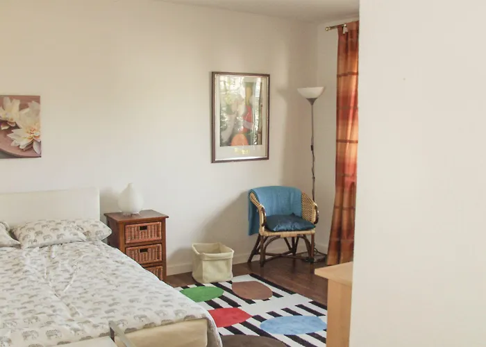 Tolstov - 1 , 3 And 4 - 20 Min Messe Dus & Airport Dus *