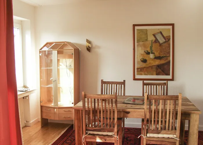 Tolstov - 1 , 3 And 4 - 20 Min Messe Dus & Airport Dus Meerbusch