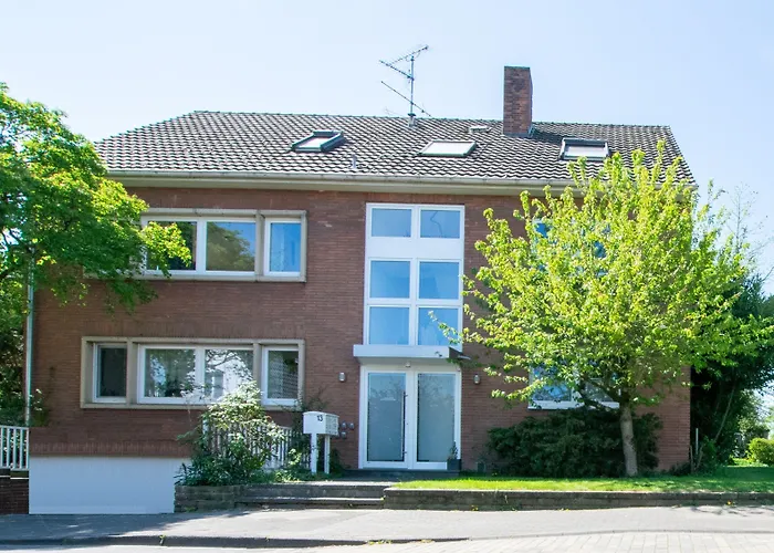 Tolstov - 1 , 3 And 4 - 20 Min Messe Dus & Airport Dus *