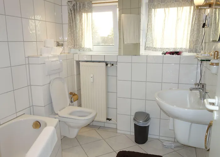 Tolstov - 1 , 3 And 4 - 20 Min Messe Dus & Airport Dus Appartement Meerbusch