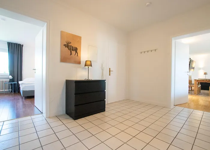 Tolstov - 1 , 3 And 4 - 20 Min Messe Dus & Airport Dus Appartement *