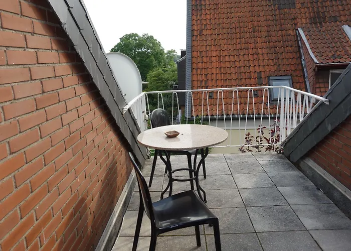 Tolstov - 1 , 3 And 4 - 20 Min Messe Dus & Airport Dus * Meerbusch